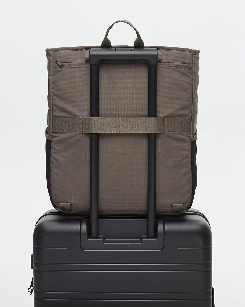 Gibsons Tote Pack - Image 8